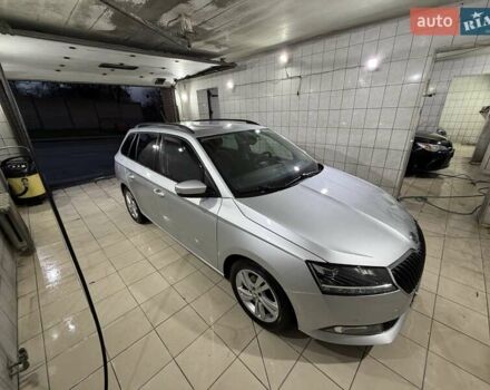 Серый Шкода Фабия, объемом двигателя 1 л и пробегом 71 тыс. км за 11400 $, фото 1 на Automoto.ua