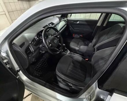 Серый Шкода Фабия, объемом двигателя 1 л и пробегом 71 тыс. км за 11400 $, фото 18 на Automoto.ua