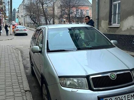 Серый Шкода Фабия, объемом двигателя 1.9 л и пробегом 350 тыс. км за 3500 $, фото 1 на Automoto.ua