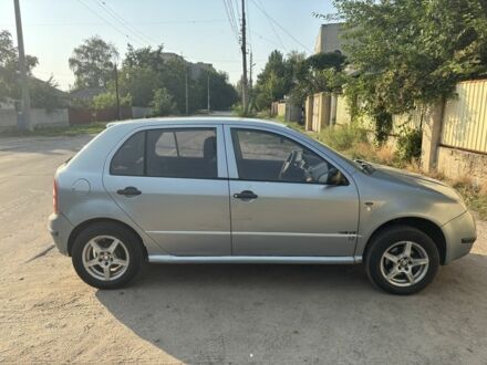 Шкода Фабия 2002 в Славянске на Automoto.ua Серый Шкода Фабия, объемом двигателя 1.4 л и пробегом 406 тыс. км за 3000 $, фото 1 на Automoto.ua