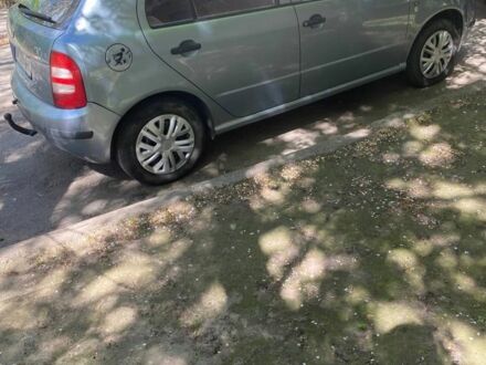 Сірий Шкода Фабія, об'ємом двигуна 1.4 л та пробігом 260 тис. км за 2200 $, фото 1 на Automoto.ua