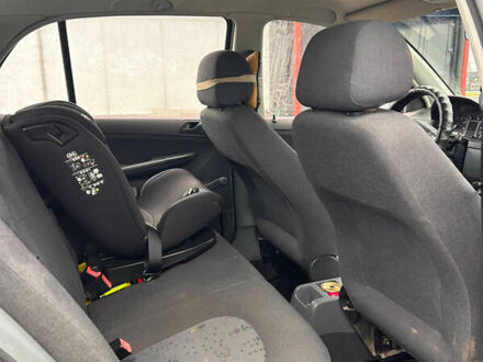 Серый Шкода Фабия, объемом двигателя 1.4 л и пробегом 285 тыс. км за 2999 $, фото 1 на Automoto.ua