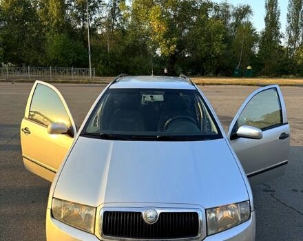 Сірий Шкода Фабія, об'ємом двигуна 1.4 л та пробігом 244 тис. км за 2200 $, фото 1 на Automoto.ua