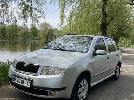 Шкода Фабия 2003 в Ровно на Automoto.ua Серый Шкода Фабия, объемом двигателя 1.4 л и пробегом 280 тыс. км за 3700 $, фото 1 на Automoto.ua
