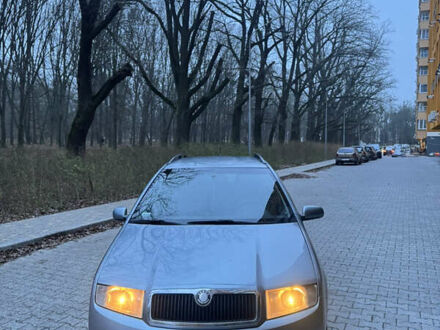 Серый Шкода Фабия, объемом двигателя 1.39 л и пробегом 211 тыс. км за 3799 $, фото 1 на Automoto.ua