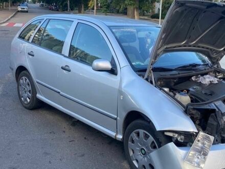 Шкода Фабия 2003 в Черкассах на Automoto.ua Серый Шкода Фабия, объемом двигателя 0 л и пробегом 3 тыс. км за 1950 $, фото 1 на Automoto.ua