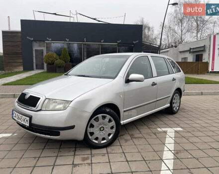 Серый Шкода Фабия, объемом двигателя 1.39 л и пробегом 252 тыс. км за 4200 $, фото 1 на Automoto.ua