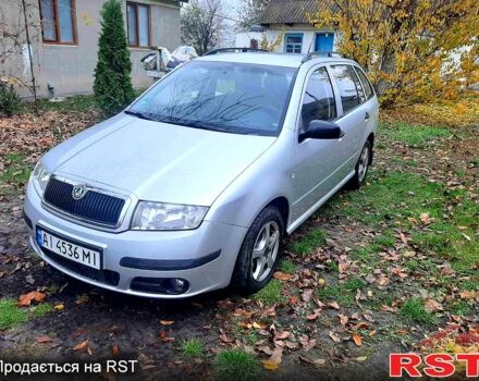 Серый Шкода Фабия, объемом двигателя 1.2 л и пробегом 380 тыс. км за 3600 $, фото 1 на Automoto.ua