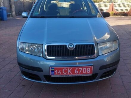 Шкода Фабія 2004 у Тысменице на Automoto.ua Сірий Шкода Фабія, об'ємом двигуна 1.4 л та пробігом 200 тис. км за 3950 $, фото 1 на Automoto.ua