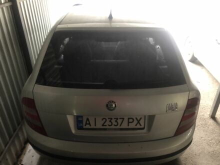 Сірий Шкода Фабія, об'ємом двигуна 1.2 л та пробігом 300 тис. км за 1000 $, фото 1 на Automoto.ua