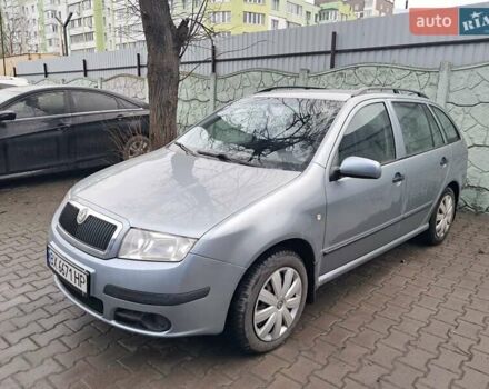 Серый Шкода Фабия, объемом двигателя 1.39 л и пробегом 199 тыс. км за 4600 $, фото 1 на Automoto.ua