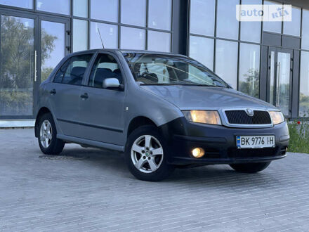 Шкода Фабія 2005 у Рівному на Automoto.ua Сірий Шкода Фабія, об'ємом двигуна 1.2 л та пробігом 320 тис. км за 2999 $, фото 1 на Automoto.ua