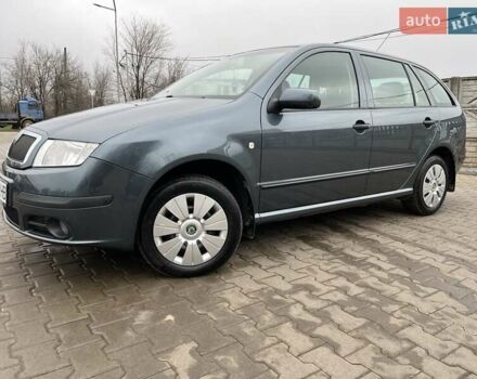 Серый Шкода Фабия, объемом двигателя 1.4 л и пробегом 266 тыс. км за 4750 $, фото 1 на Automoto.ua