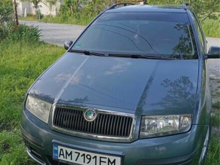 Серый Шкода Фабия, объемом двигателя 1.4 л и пробегом 270 тыс. км за 4250 $, фото 1 на Automoto.ua