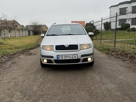 Серый Шкода Фабия, объемом двигателя 1.4 л и пробегом 230 тыс. км за 2800 $, фото 1 на Automoto.ua