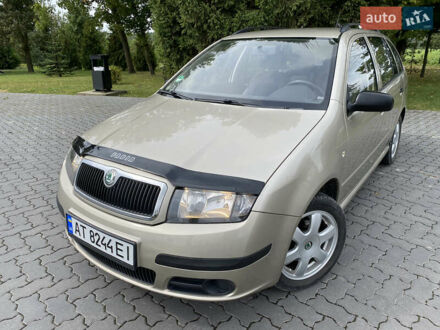 Сірий Шкода Фабія, об'ємом двигуна 1.39 л та пробігом 220 тис. км за 3900 $, фото 1 на Automoto.ua