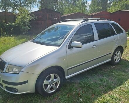 Сірий Шкода Фабія, об'ємом двигуна 1.39 л та пробігом 217 тис. км за 5000 $, фото 1 на Automoto.ua