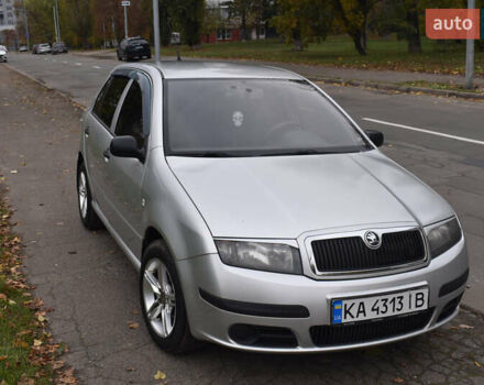 Серый Шкода Фабия, объемом двигателя 1.2 л и пробегом 240 тыс. км за 3500 $, фото 1 на Automoto.ua
