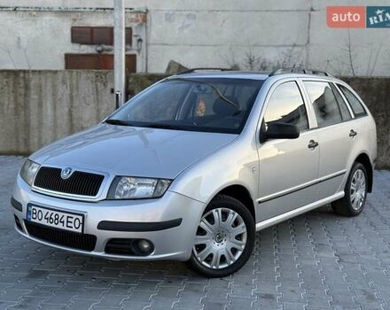 Серый Шкода Фабия, объемом двигателя 1.39 л и пробегом 165 тыс. км за 3950 $, фото 1 на Automoto.ua