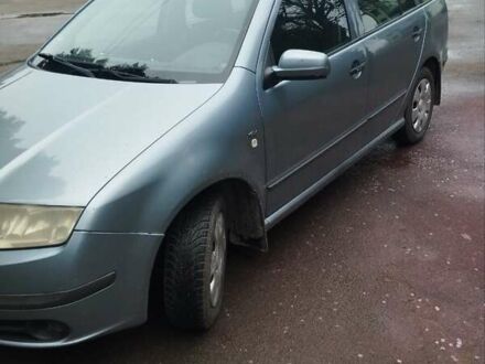 Серый Шкода Фабия, объемом двигателя 1.39 л и пробегом 251 тыс. км за 3500 $, фото 1 на Automoto.ua