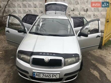 Шкода Фабия 2006 в Днепре (Днепропетровске) на Automoto.ua Серый Шкода Фабия, объемом двигателя 1.2 л и пробегом 180 тыс. км за 2500 $, фото 1 на Automoto.ua