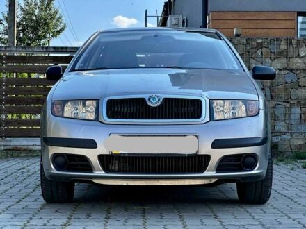 Серый Шкода Фабия, объемом двигателя 0 л и пробегом 135 тыс. км за 3600 $, фото 1 на Automoto.ua