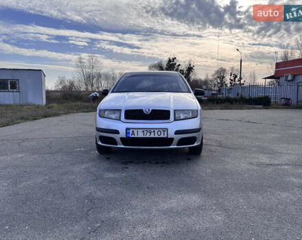 Серый Шкода Фабия, объемом двигателя 1.2 л и пробегом 188 тыс. км за 2200 $, фото 1 на Automoto.ua