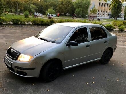 Серый Шкода Фабия, объемом двигателя 1.2 л и пробегом 240 тыс. км за 2999 $, фото 1 на Automoto.ua