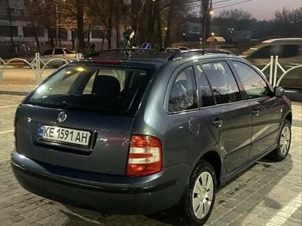 Шкода Фабия 2006 в Днепре (Днепропетровске) на Automoto.ua Серый Шкода Фабия, объемом двигателя 1.4 л и пробегом 315 тыс. км за 4300 $, фото 1 на Automoto.ua