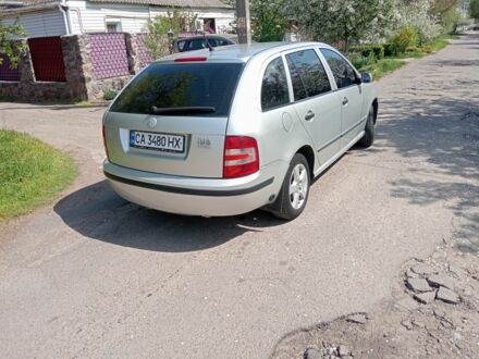 Шкода Фабия 2006 в Черкассах на Automoto.ua Серый Шкода Фабия, объемом двигателя 1.4 л и пробегом 300 тыс. км за 3600 $, фото 1 на Automoto.ua