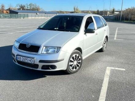 Серый Шкода Фабия, объемом двигателя 1.2 л и пробегом 282 тыс. км за 3100 $, фото 1 на Automoto.ua