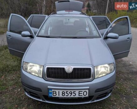 Серый Шкода Фабия, объемом двигателя 1.39 л и пробегом 230 тыс. км за 5000 $, фото 1 на Automoto.ua