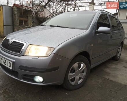 Серый Шкода Фабия, объемом двигателя 1.2 л и пробегом 290 тыс. км за 3400 $, фото 1 на Automoto.ua