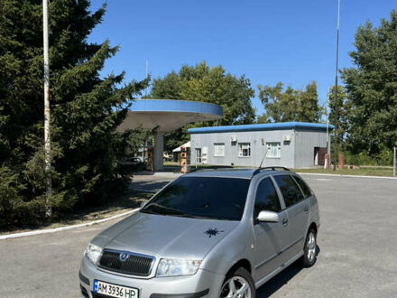 Сірий Шкода Фабія, об'ємом двигуна 1.39 л та пробігом 273 тис. км за 4000 $, фото 1 на Automoto.ua