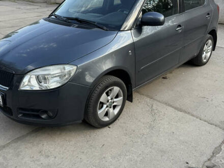 Шкода Фабия 2007 в Кривом Роге на Automoto.ua Серый Шкода Фабия, объемом двигателя 1.4 л и пробегом 178 тыс. км за 5500 $, фото 1 на Automoto.ua