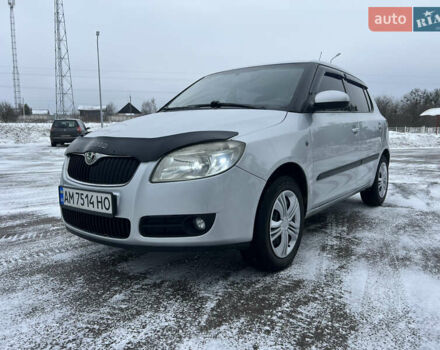 Серый Шкода Фабия, объемом двигателя 1.39 л и пробегом 260 тыс. км за 3999 $, фото 1 на Automoto.ua