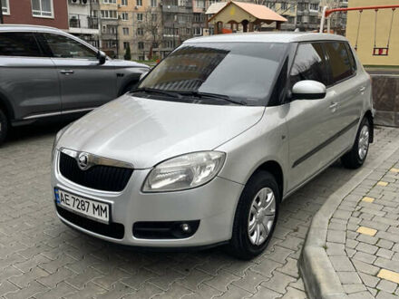 Серый Шкода Фабия, объемом двигателя 1.39 л и пробегом 208 тыс. км за 5500 $, фото 1 на Automoto.ua