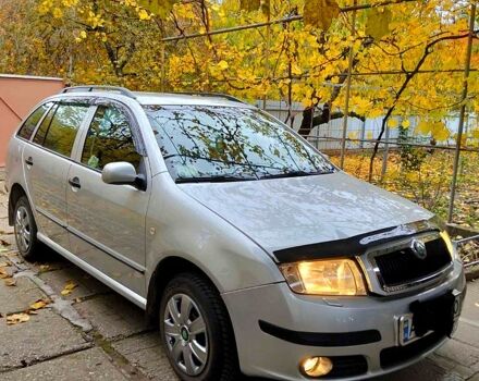 Серый Шкода Фабия, объемом двигателя 1.2 л и пробегом 140 тыс. км за 3500 $, фото 1 на Automoto.ua