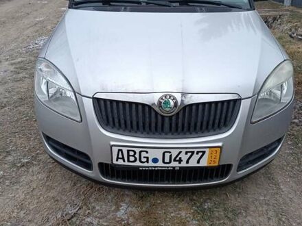 Серый Шкода Фабия, объемом двигателя 1.2 л и пробегом 102 тыс. км за 3999 $, фото 1 на Automoto.ua