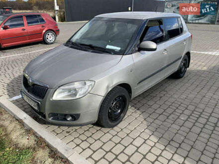 Сірий Шкода Фабія, об'ємом двигуна 1.4 л та пробігом 389 тис. км за 3499 $, фото 1 на Automoto.ua