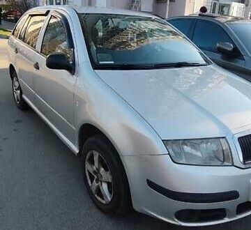 Серый Шкода Фабия, объемом двигателя 1.4 л и пробегом 290 тыс. км за 4000 $, фото 1 на Automoto.ua