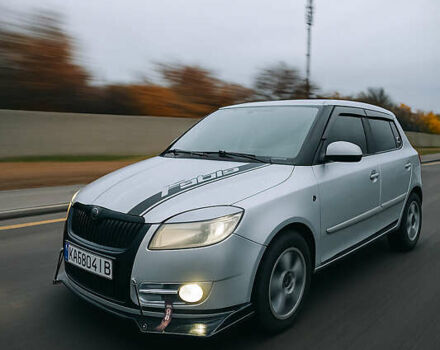 Сірий Шкода Фабія, об'ємом двигуна 1.4 л та пробігом 351 тис. км за 4200 $, фото 1 на Automoto.ua