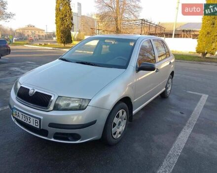 Серый Шкода Фабия, объемом двигателя 1.2 л и пробегом 202 тыс. км за 3500 $, фото 1 на Automoto.ua