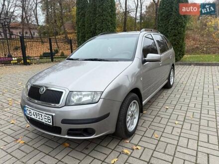 Серый Шкода Фабия, объемом двигателя 1.42 л и пробегом 200 тыс. км за 4400 $, фото 1 на Automoto.ua