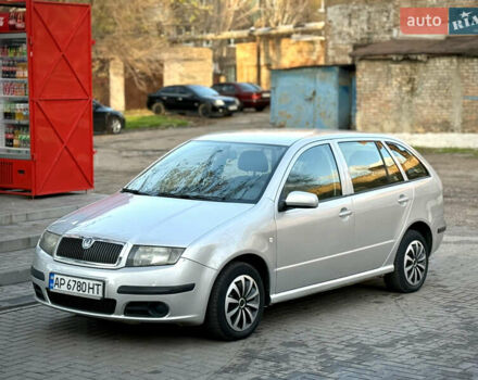 Серый Шкода Фабия, объемом двигателя 1.39 л и пробегом 190 тыс. км за 4300 $, фото 1 на Automoto.ua