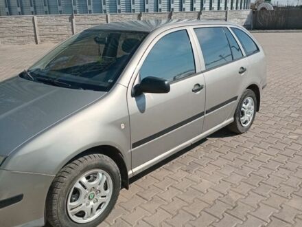 Шкода Фабія 2007 у Теофиполь на Automoto.ua Сірий Шкода Фабія, об'ємом двигуна 0 л та пробігом 385 тис. км за 3555 $, фото 1 на Automoto.ua