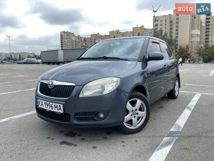 Серый Шкода Фабия, объемом двигателя 1.4 л и пробегом 314 тыс. км за 4300 $, фото 1 на Automoto.ua