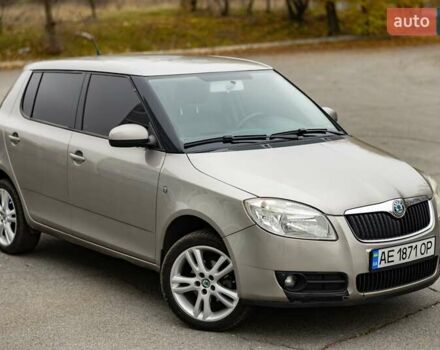 Серый Шкода Фабия, объемом двигателя 1.39 л и пробегом 204 тыс. км за 4900 $, фото 1 на Automoto.ua