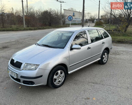 Серый Шкода Фабия, объемом двигателя 1.39 л и пробегом 183 тыс. км за 4100 $, фото 1 на Automoto.ua