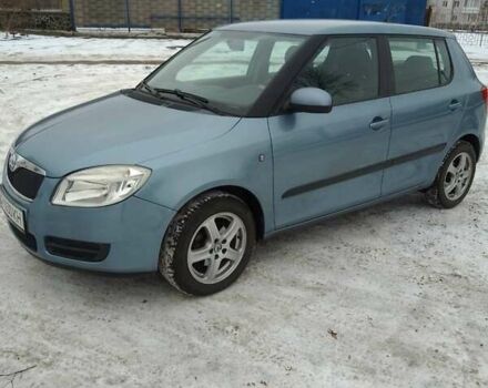 Серый Шкода Фабия, объемом двигателя 1.6 л и пробегом 162 тыс. км за 6800 $, фото 1 на Automoto.ua